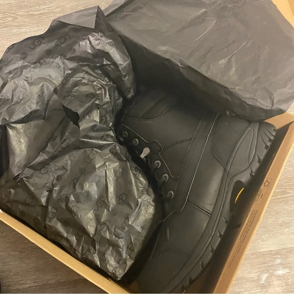 UGG | Men’s Felton Black WaterProof Leather Snow Boots NEW
